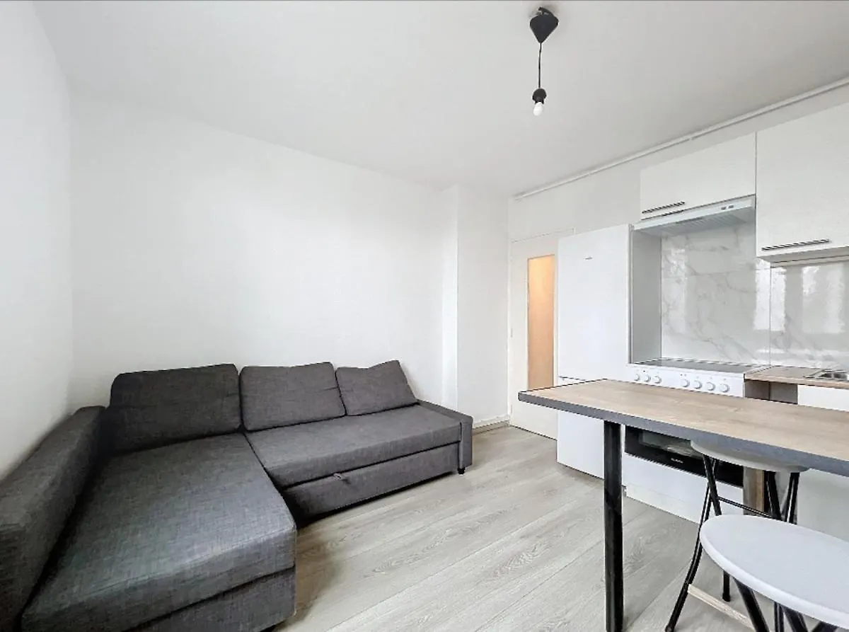 T2 Ideal Pour Concerts, Matchs & Salons A Lyon ! Decines-Charpieu 0*,  France